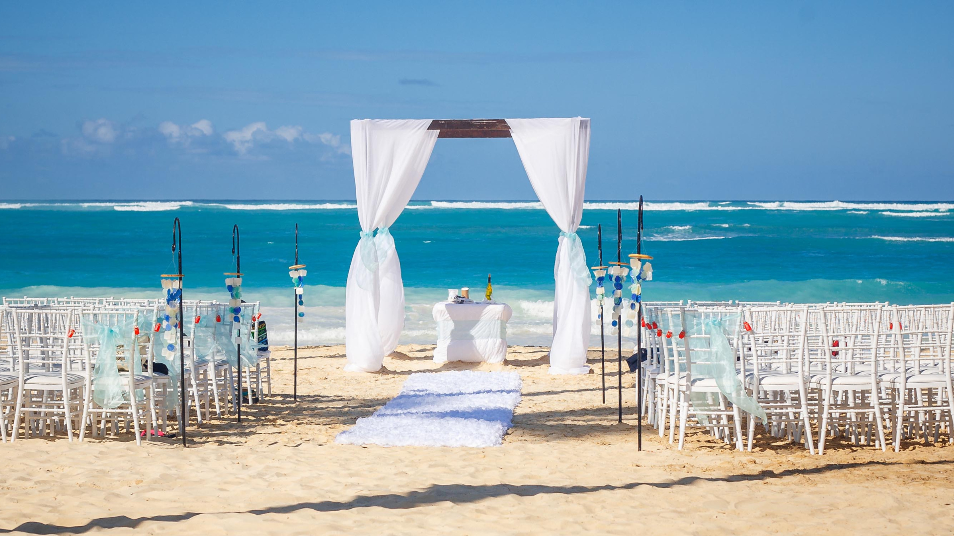 Diga "Sim" em um Paraíso All Inclusive: Seu Destination Wedding dos Sonhos com ResortsBrasil.Club!
